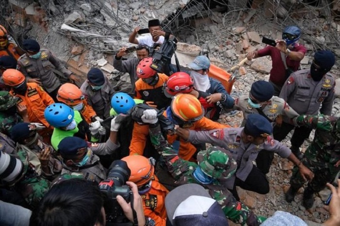 Động đất ở Indonesia: Số người chết đã tăng lên tới gần 350 người