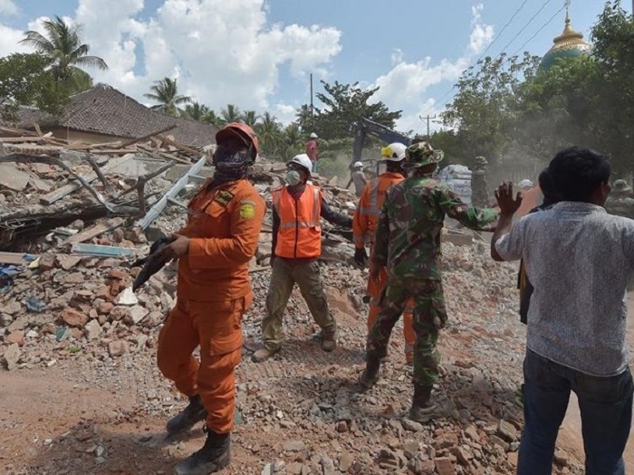 Indonesia lại hứng trận động đất thứ 3, số người chết tiếp tục tăng