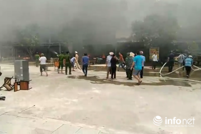 Thanh Hóa: 'Bà hỏa' ghé thăm giữa trưa, 5 ki ốt bị thiêu rụi