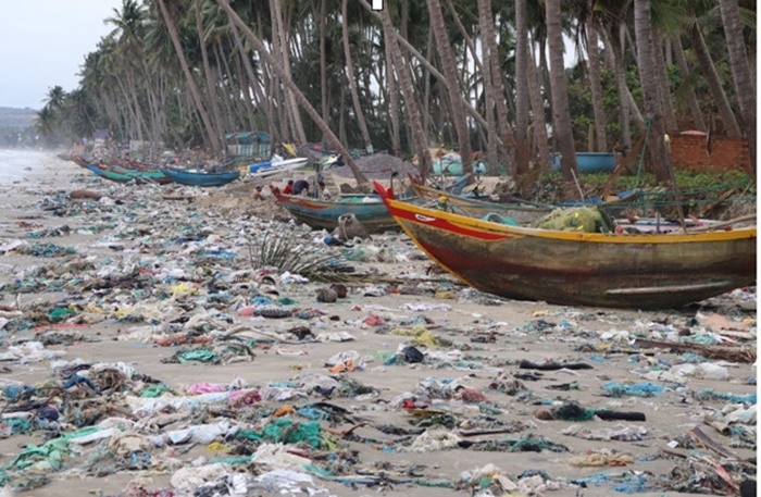 Mũi Né nhếch nhác vì rác thải, ô nhiễm môi trường