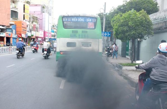 Nhiều xe khách không đạt tiêu chuẩn về khí thải ra môi trường