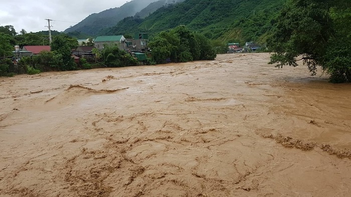 Bão số 4 gây mưa to ở Nghệ An, nhiều huyện miền núi bị cô lập