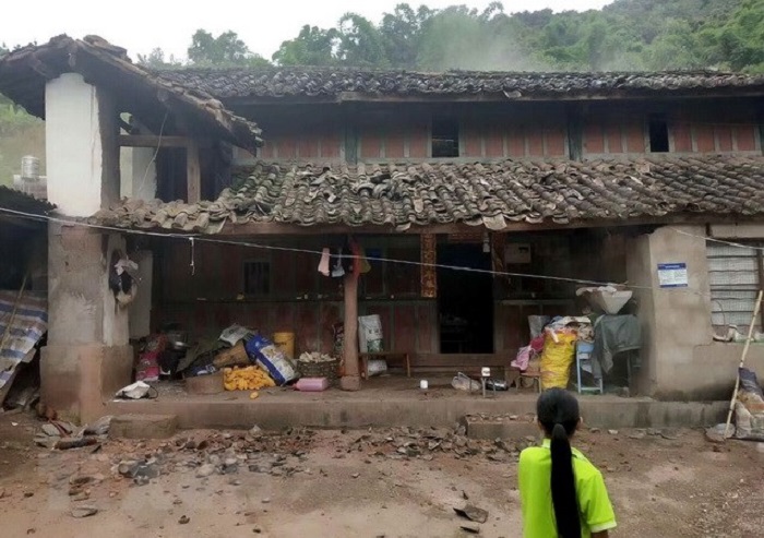 Nhiều ngôi nhà bị phá hủy sau động đất ở Vân Nam, Trung Quốc