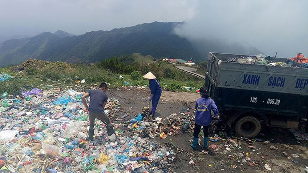 Hữu Lũng (Lạng Sơn): Điều tra vụ đổ trộm rác thải ở xã Đồng Tiến