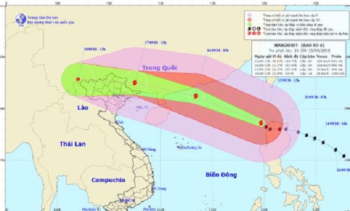 Siêu bão Mangkhut giật cấp 17 đã đổ bộ vào Biển Đông