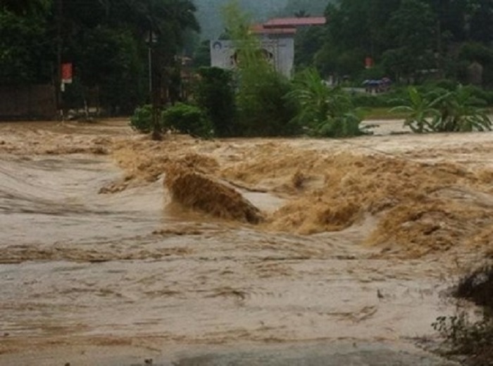 Dự báo thời tiết ngày 17/9: Bão Mangkhut gây mưa rất to ở miền Bắc