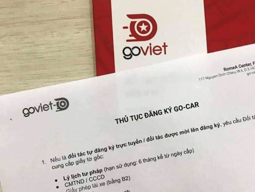 Go-Viet đối đầu Grab, tuyển tài xế ô tô chuẩn bị cho dịch vụ Go-Car