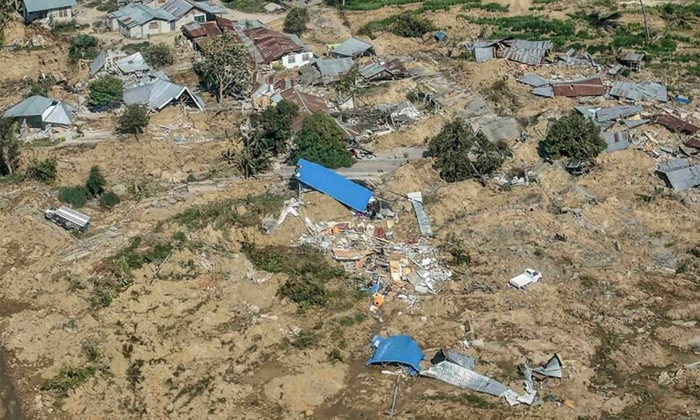 Indonesia hoang tàn sau thảm họa kép