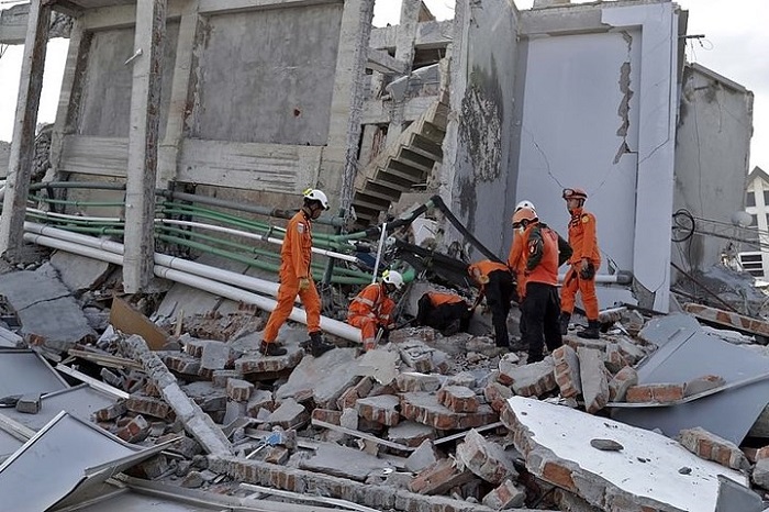 Động đất ở Indonesia: Phát hiện 34 thi thể học viên dưới nhà thờ