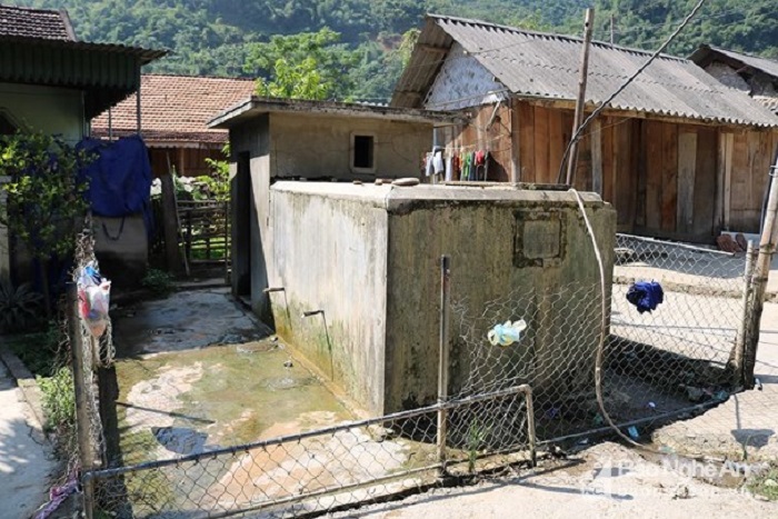 Bể dự trữ bỏ hoang, dân ra khe suối lấy nước sinh hoạt