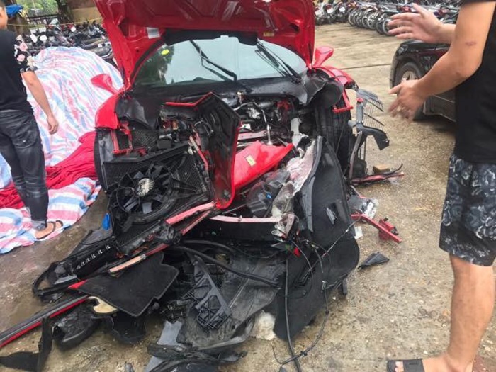 Hé lộ nguyên nhân siêu xe Ferrari của ca sĩ Tuấn Hưng gặp nạn