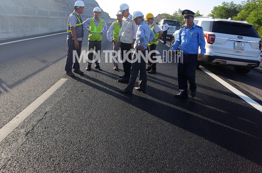 Hoàn thành việc 'vá' mặt đường cao tốc Đà Nẵng – Quảng Ngãi