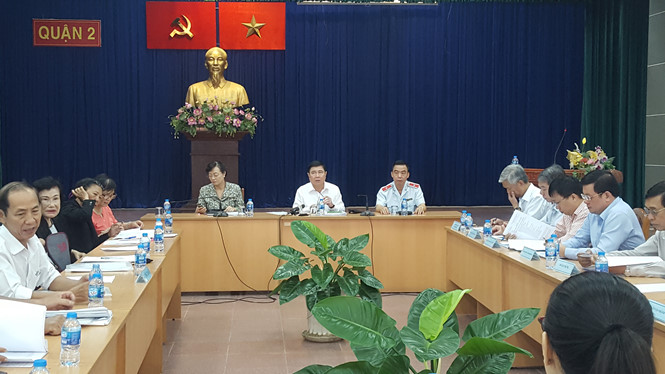 Chủ tịch Nguyễn Thành Phong tiếp người dân Thủ Thiêm
