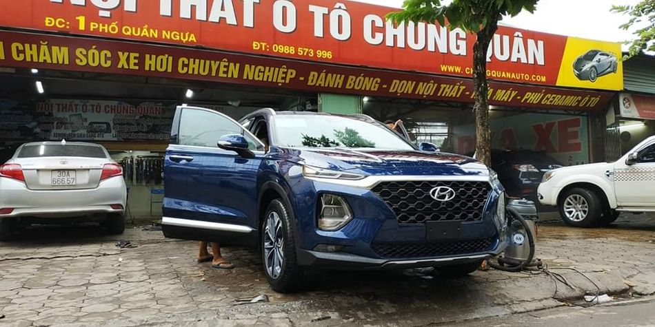 Hyundai SantaFe 2019 bất ngờ được đưa đi 'chăm sóc sắc đẹp' ở Hà Nội