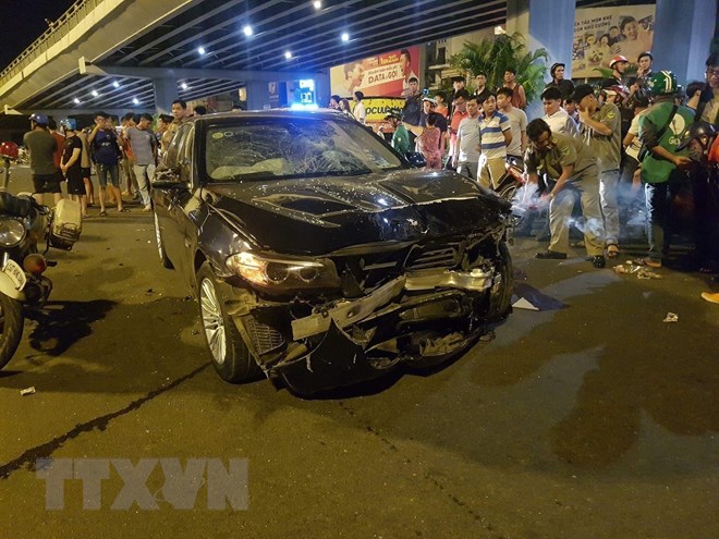 Một phụ nữ lái BMW gây tai nạn liên hoàn làm nhiều người thương vong