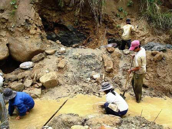 Lâm Đồng: Xử phạt 134 triệu đồng vì khai thác vàng trái phép