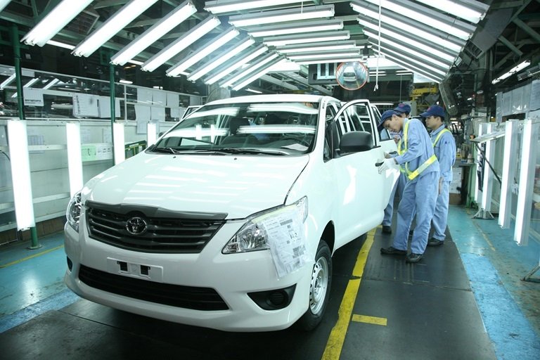 Thuế 0% ô tô lại đắt thêm: Chính sách đặc thù giảm giá xe ở Việt Nam