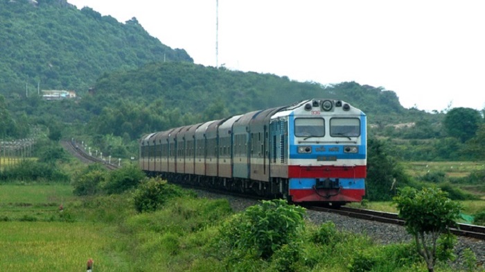 Đường sắt Việt Nam: Vì sao lỗ nặng vẫn phải chạy?