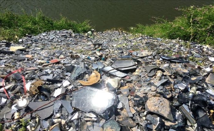 Liên tiếp đổ trộm rác thải nguy hại vào Khu Di tích Đền Hùng