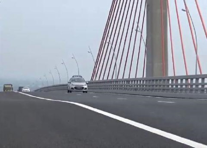 Cầu Bạch Đằng vừa thông xe đã bị lún, chủ đầu tư nói gì?