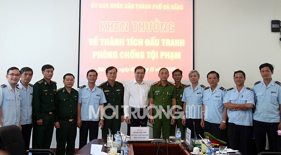 Chủ tịch Đà Nẵng khen thưởng vụ bắt hơn 10 tấn ngà voi, vảy tê tê