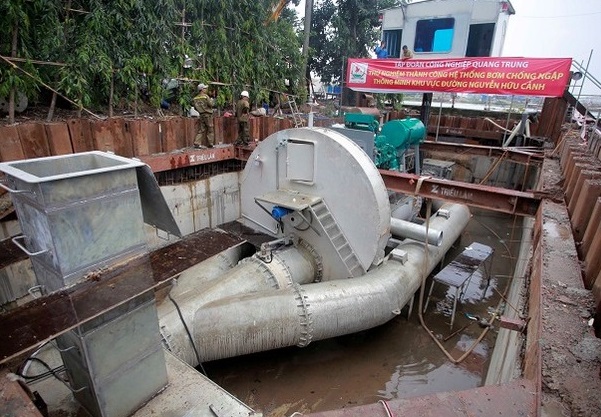 Chấp thuận thuê 'siêu máy bơm' chống ngập đường Nguyễn Hữu Cảnh