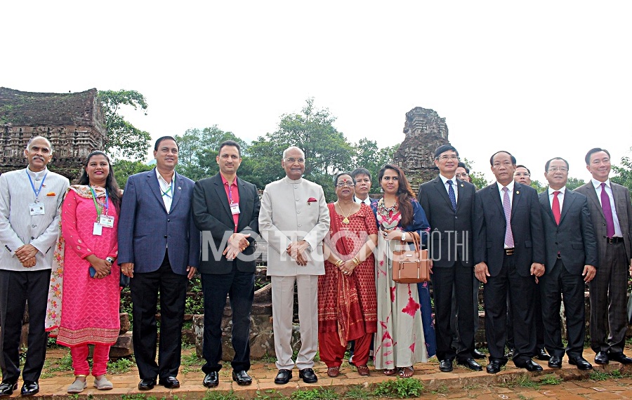 Tổng thống Ấn Độ tham quan và trồng cây xanh tại Khu Đền tháp Mỹ Sơn
