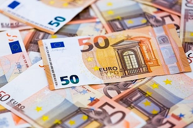 Tỷ giá Euro 22/11: Tỷ giá ngân hàng hồi phục, EUR chợ đen bình ổn