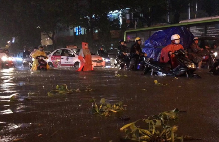 Dự báo thời tiết ngày 26/11: Nam Trung Bộ, Nam Bộ tiếp tục mưa to