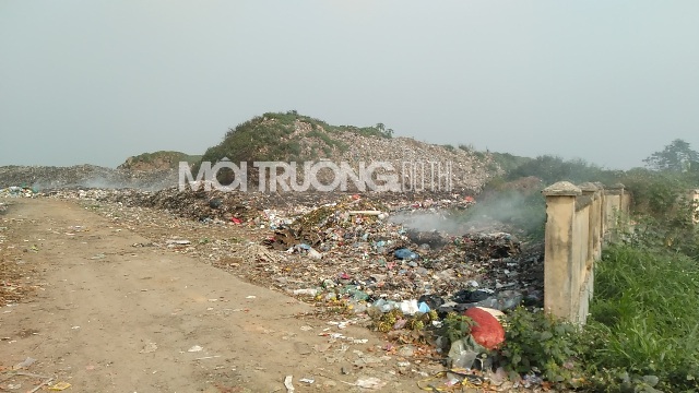 Vĩnh Phúc: Một làng “cõng” hai bãi rác, 'bức tử' người dân