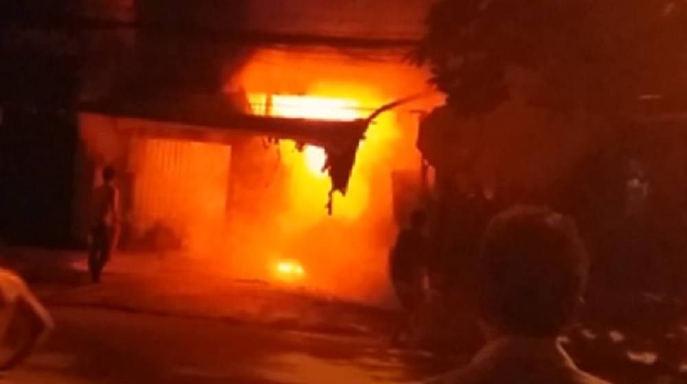 TPHCM: Cháy lớn dãy trọ 1 người chết, 20 người mắc kẹt được giải cứu