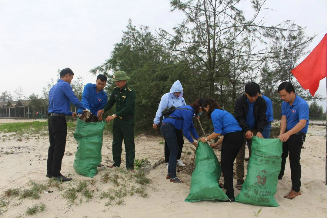 Phát động phong trào “Chống rác thải nhựa” tại Quảng Trị