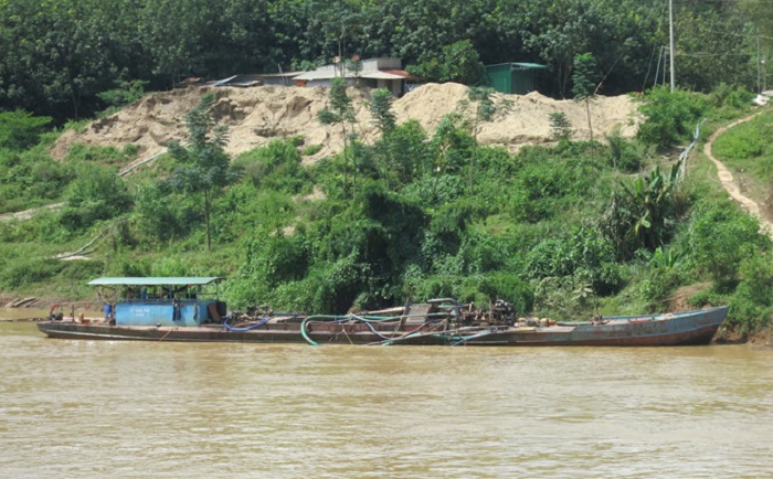 Lâm Đồng: Thu hồi giấy phép khai thác cát vì gây sạt lở bờ sông