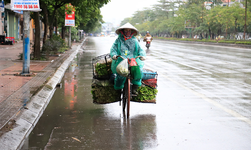 Cuộc sống người Hà Nội trong ngày mưa rét