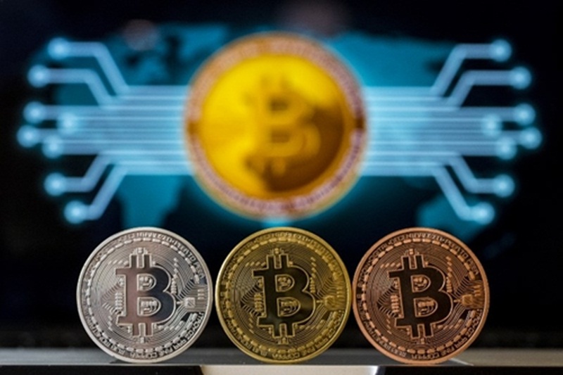 Giá Bitcoin lại lập đáy mới