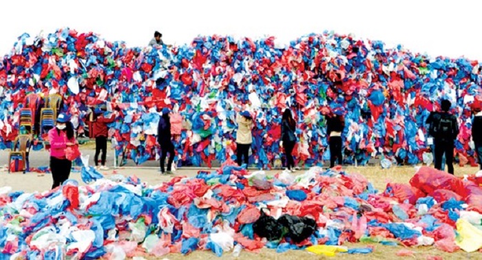 Nepal: Ghép bản đồ biển Chết từ 100.000 chiếc túi nilon