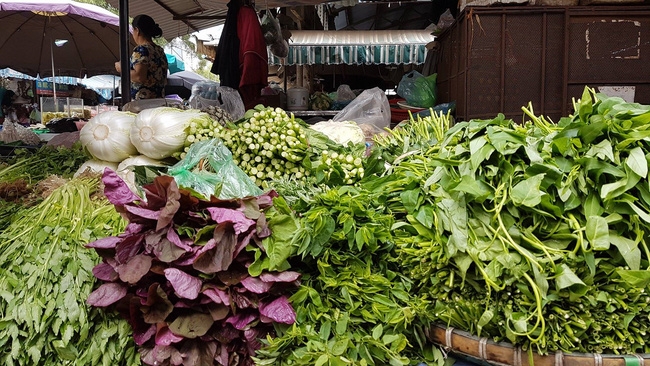 Hà Nội: Trời mưa rét, giá rau củ tăng đột biến