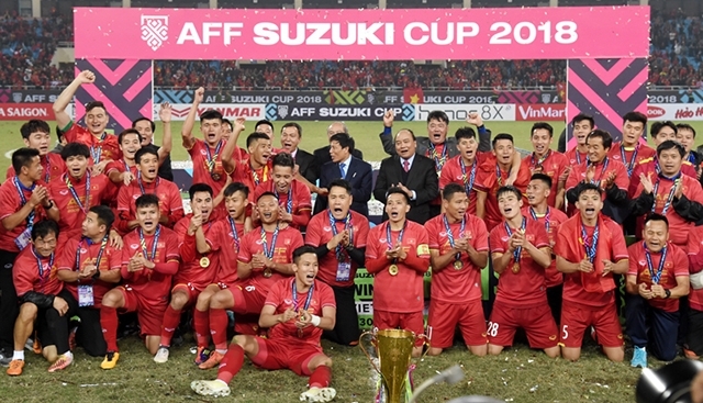 Bão giảm giá mừng Việt Nam vô địch AFF Cup chưa dừng lại