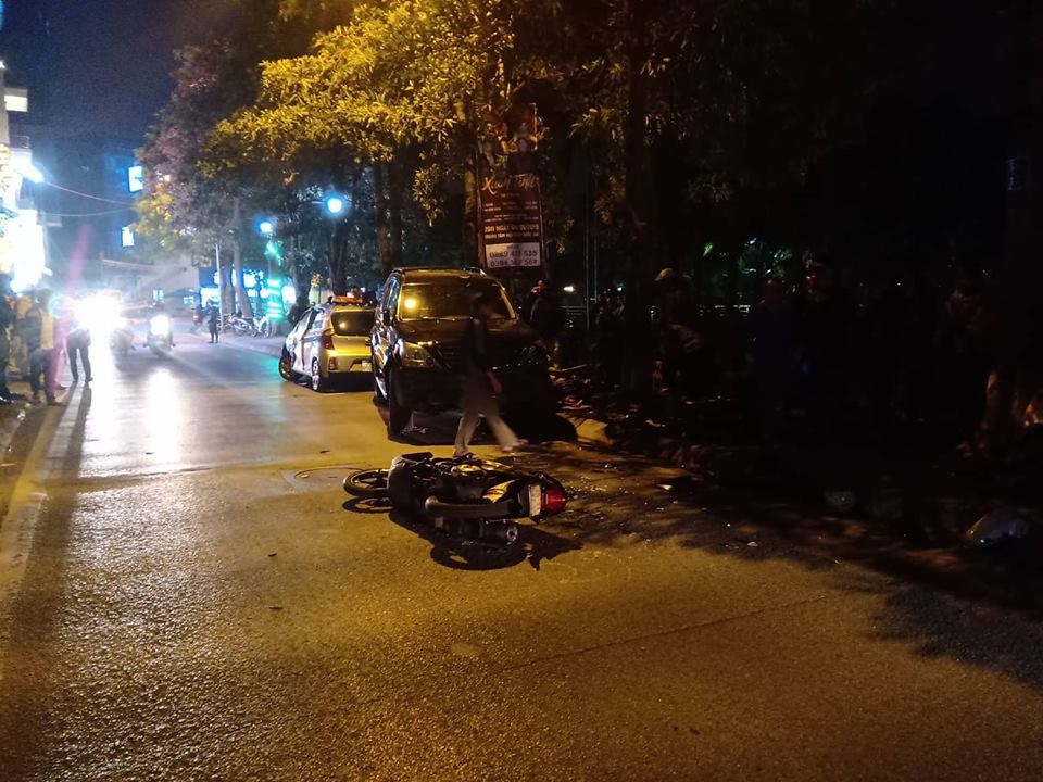 Hé lộ danh tính nữ tài xế Lexus tông 7 xe máy ở Hà Nội