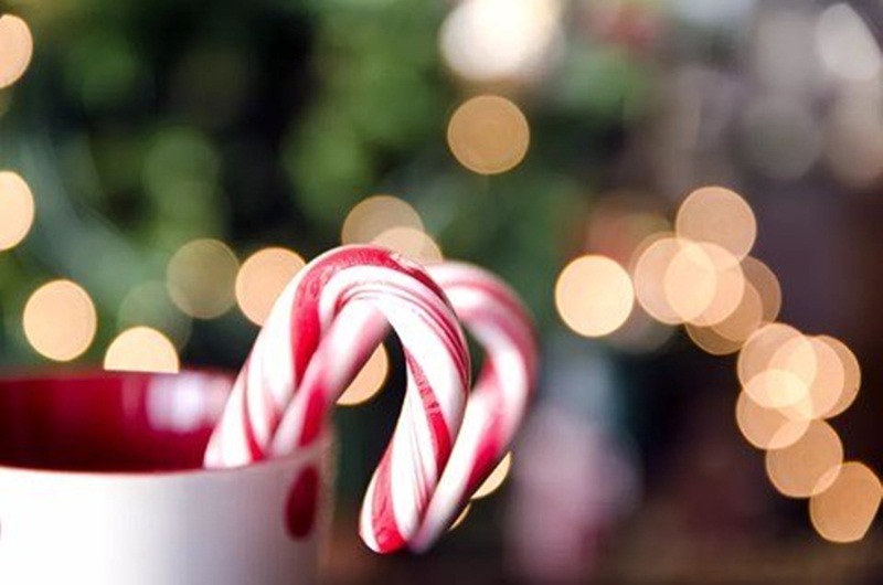 Cách làm kẹo gậy Giáng sinh cho bé thơm ngon ngây ngất
