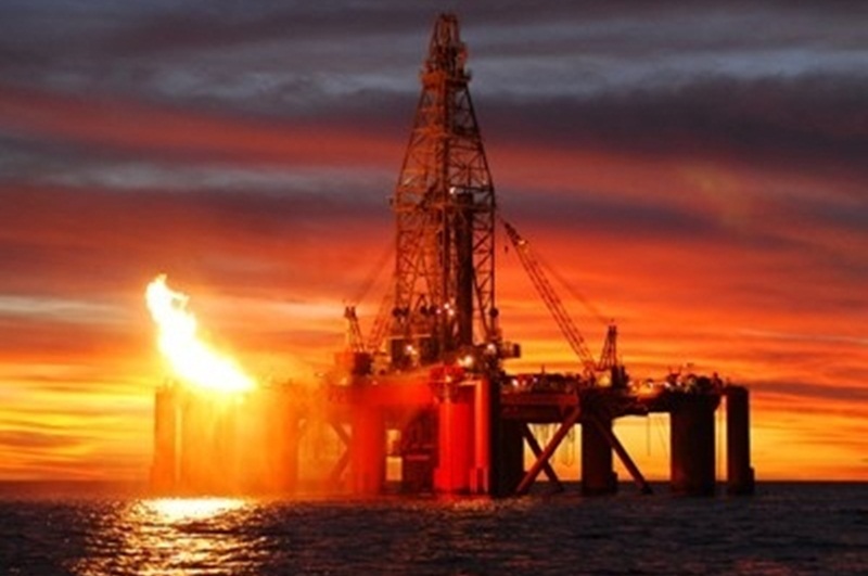 Giá xăng dầu hôm nay 21/12: Sụt giảm chưa thấy đáy