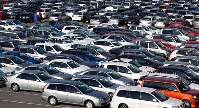 Lượng ôtô nhập khẩu đạt kỷ lục gần 4.000 xe vào Việt Nam trong tuần