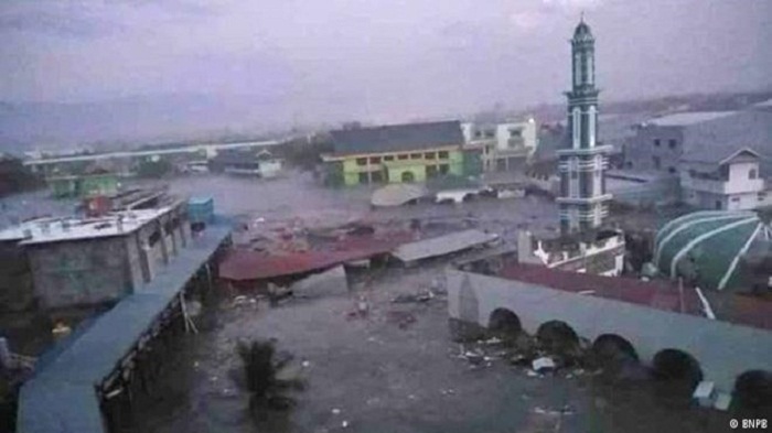 Indonesia: Sóng thần ập vào bất ngờ, hàng trăm người thương vong