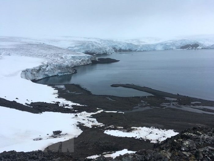 Băng tan làm mỗi giây lại có tới 14.000 tấn nước Bắc Cực đổ ra biển