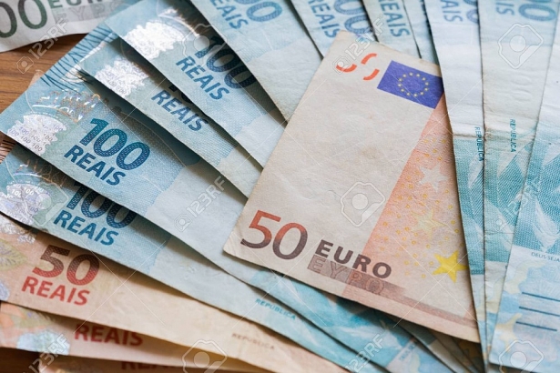 Tỷ giá Euro hôm nay 26/12:Tăng giảm trái chiều, EUR chợ đen tăng nhẹ