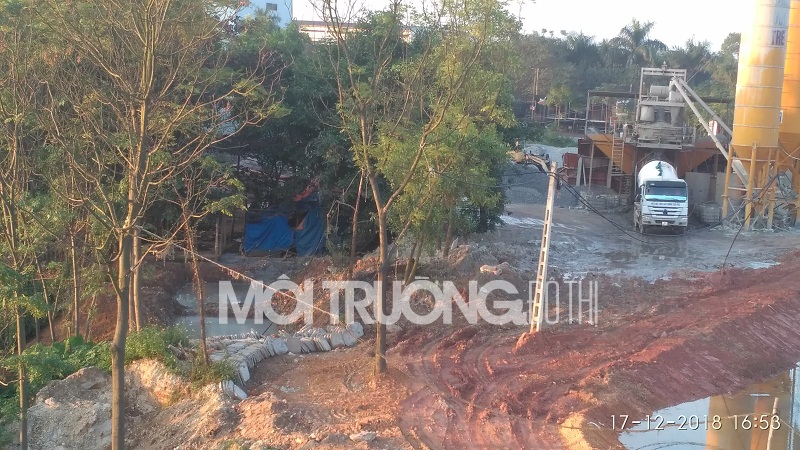 Phú Thọ: Chính quyền không xử lý được trạm bê tông trái phép?
