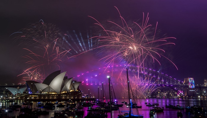 Đại tiệc pháo hoa trên bầu trời châu Á chào đón năm mới 2019