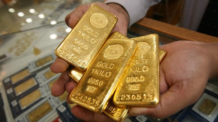 Giá vàng hôm nay 3/1: Vàng treo đỉnh mới bất chấp USD phục hồi
