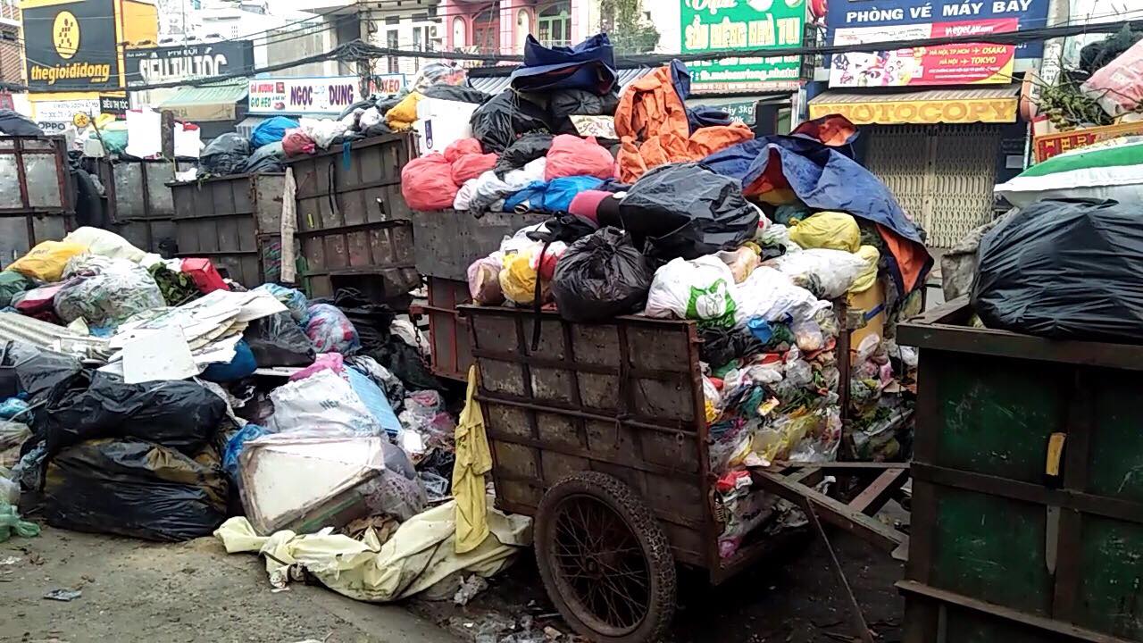 TP.HCM: Bãi rác tự phát gây ô nhiễm môi trường