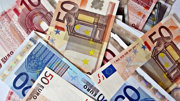 Tỷ giá Euro hôm nay 9/1 chuyển động trái chiều trên thị trường NH